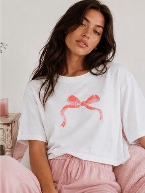 A690. Womens White Graphic Bow Tee - Soft Casual Top